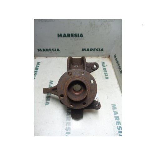 Renault - Megane Scenic - Knuckle, front right