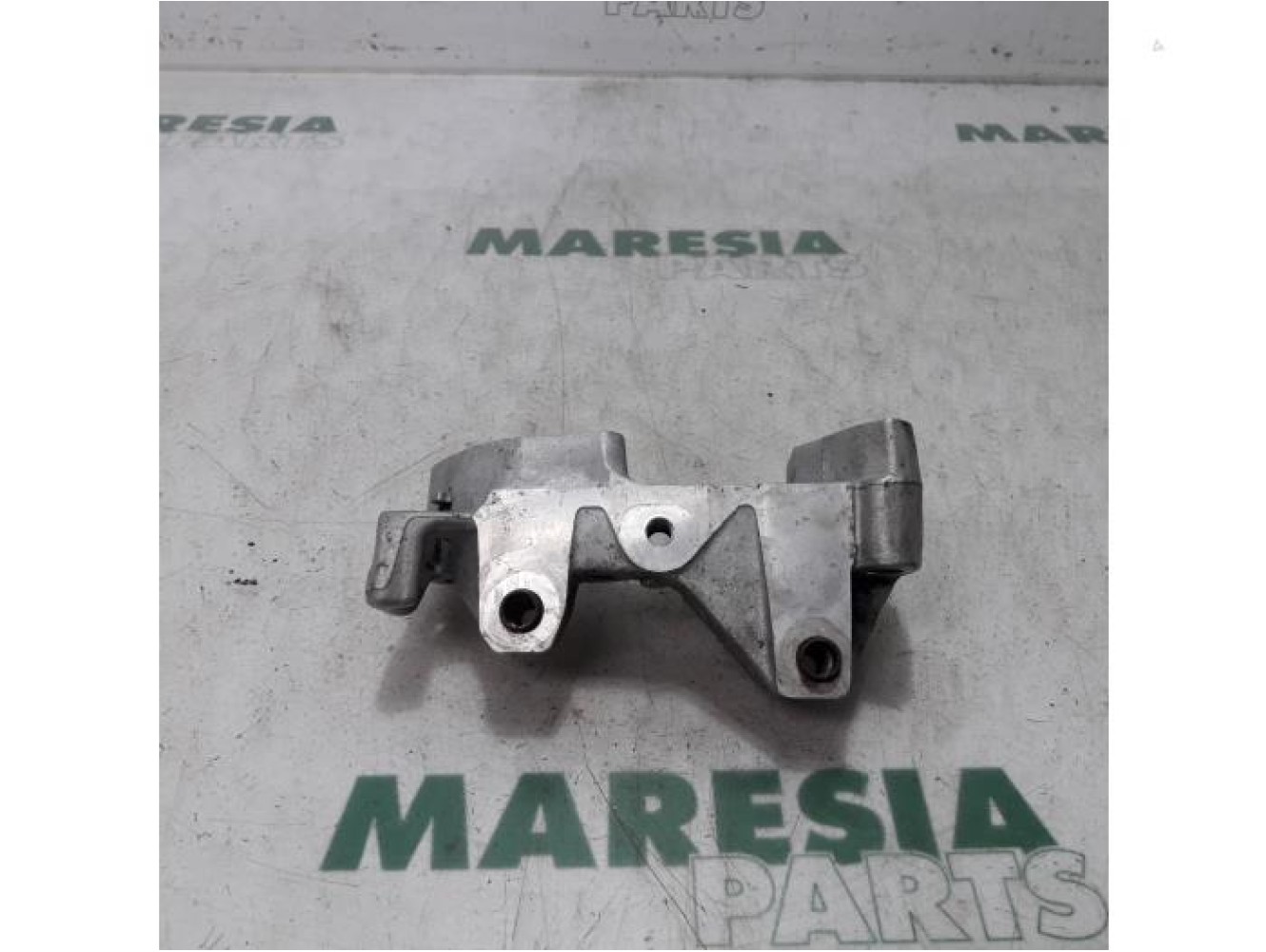 Peugeot - Partner - Engine mount