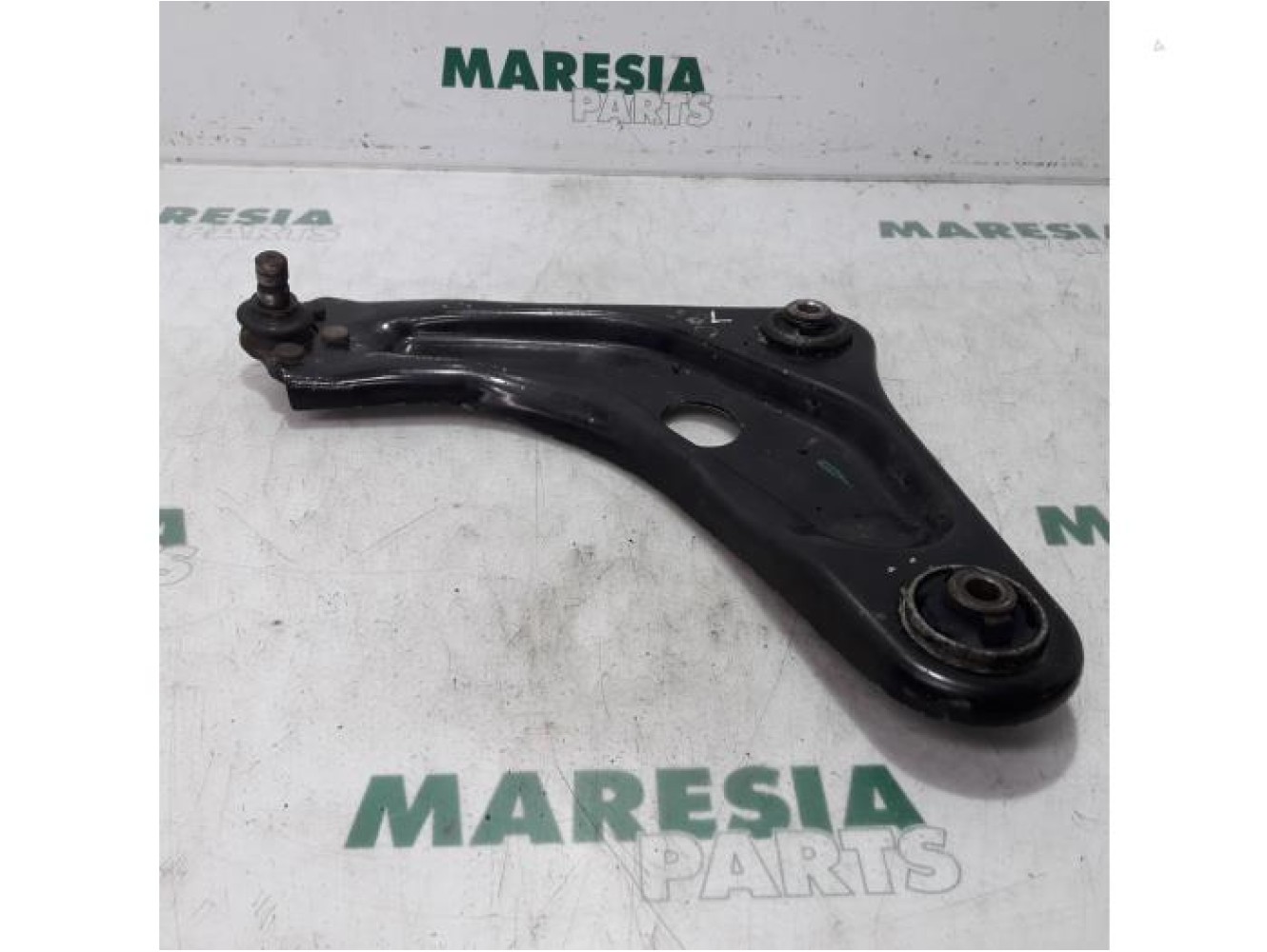 Citroen - C3 Picasso - Front lower wishbone, left