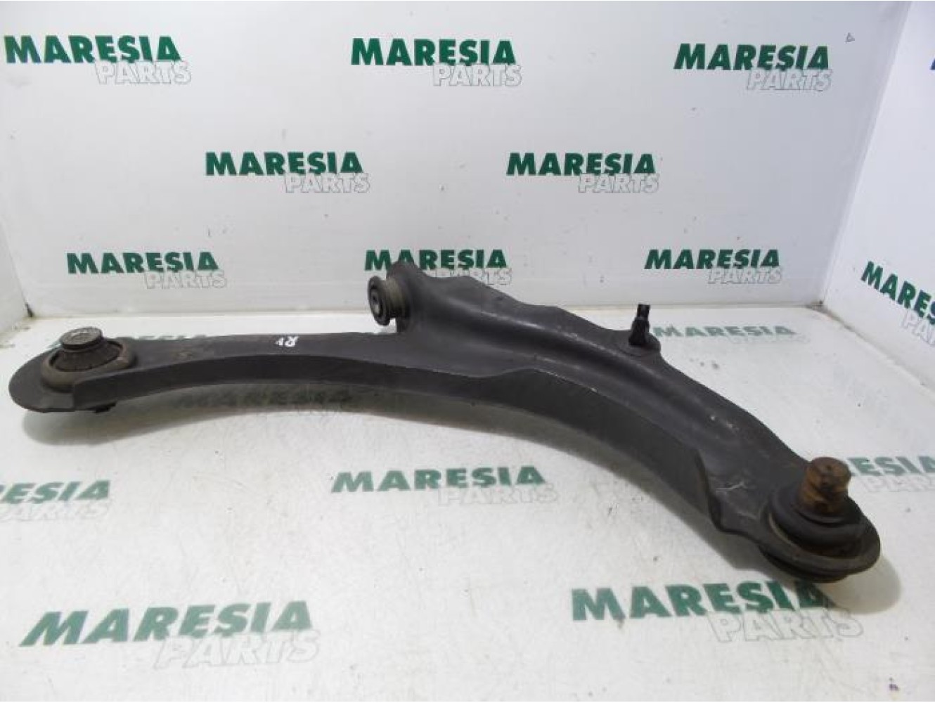 Renault - Megane - Front lower wishbone, right