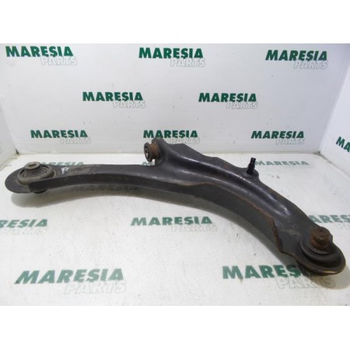 Renault - Megane - Front lower wishbone, right