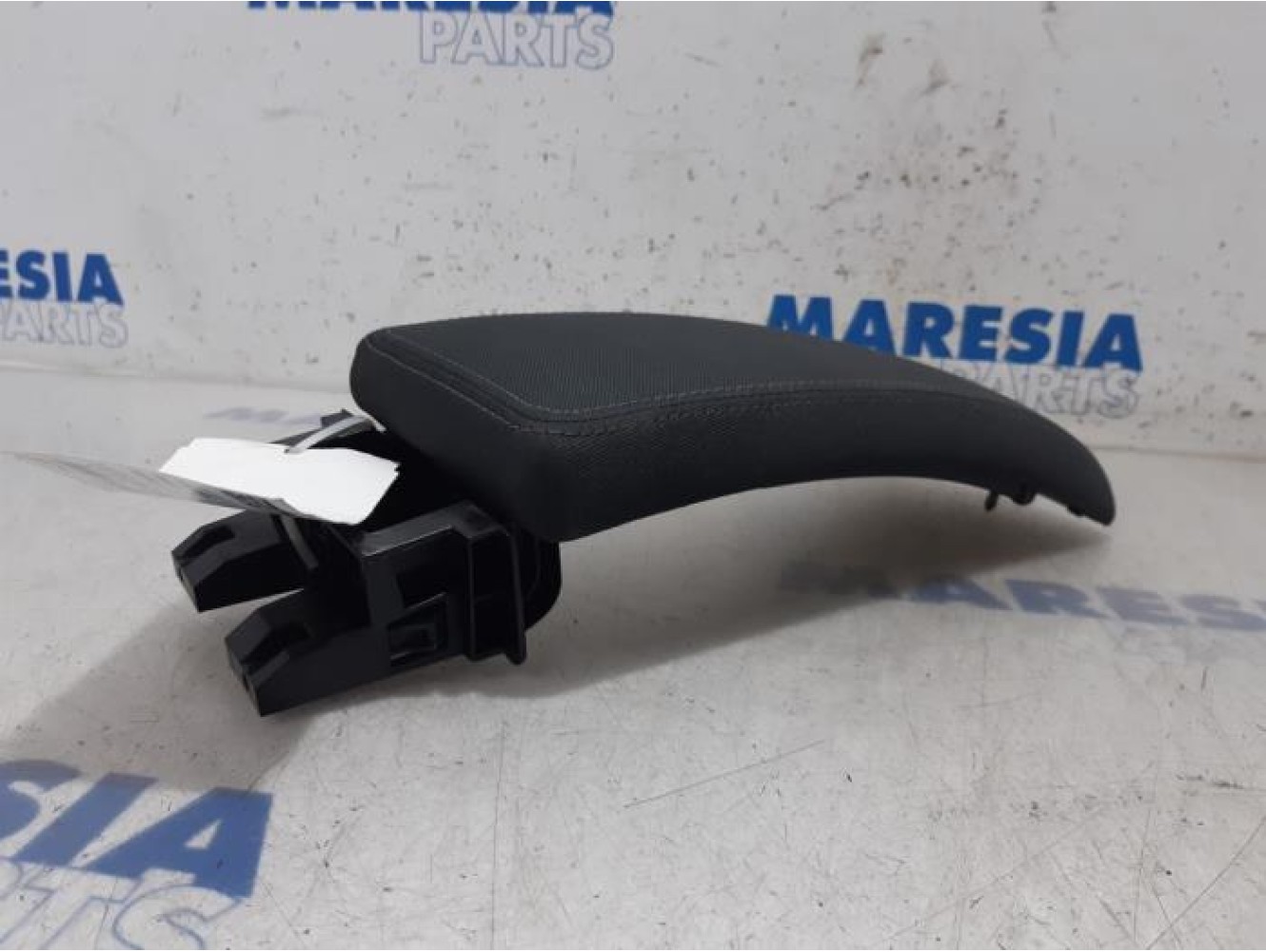 Renault - Megane - Armrest