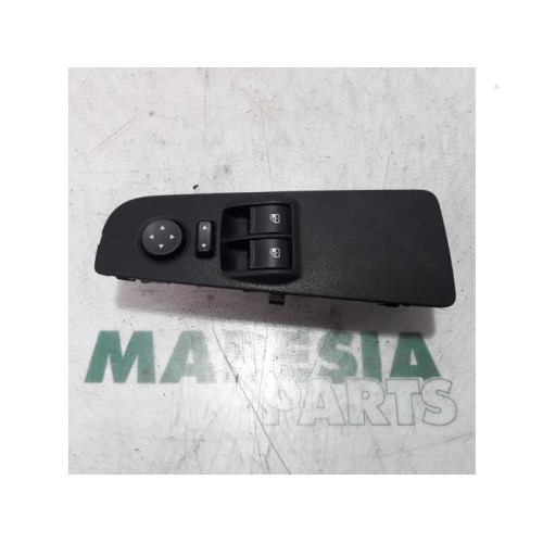 Fiat - Punto - Multi-functional window switch
