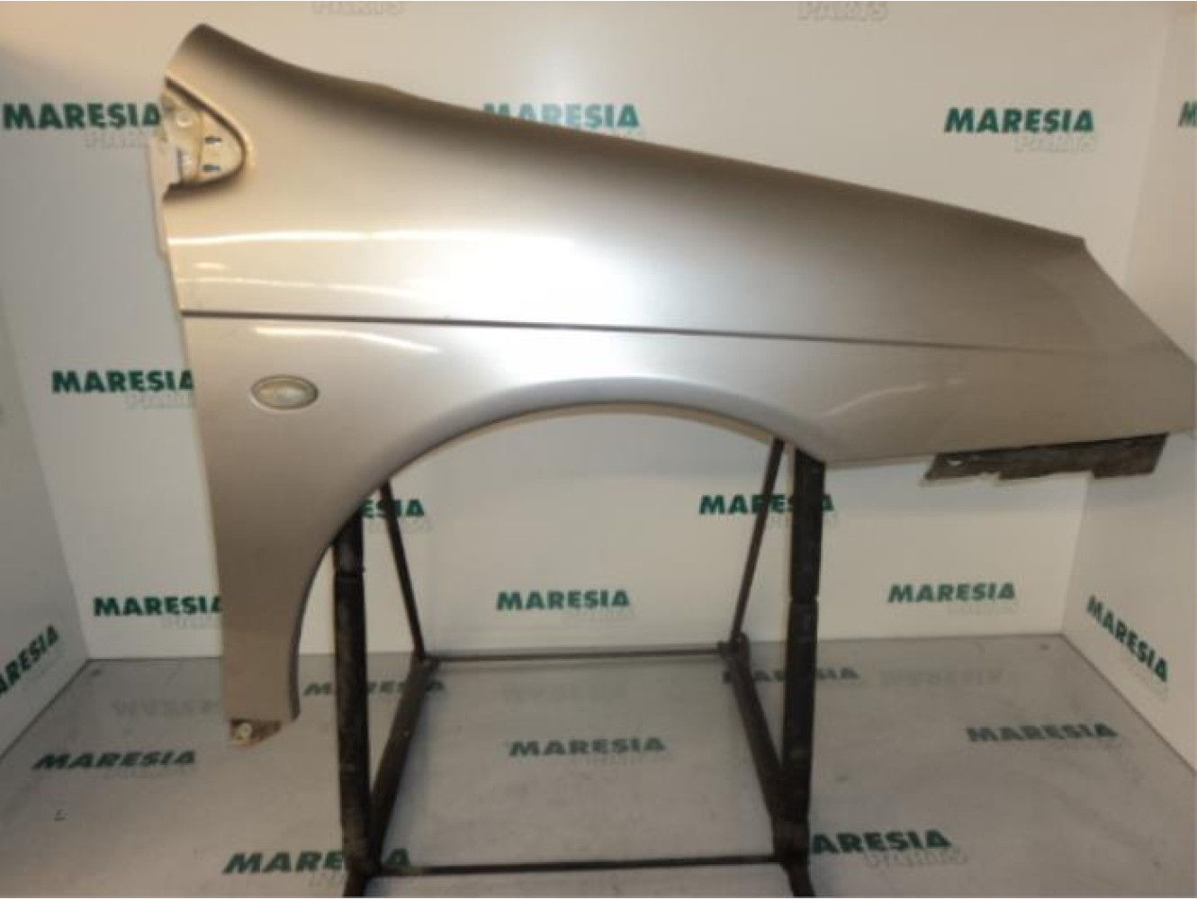 Citroen - C5 - Front wing, right