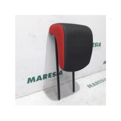 Renault - Clio - Headrest