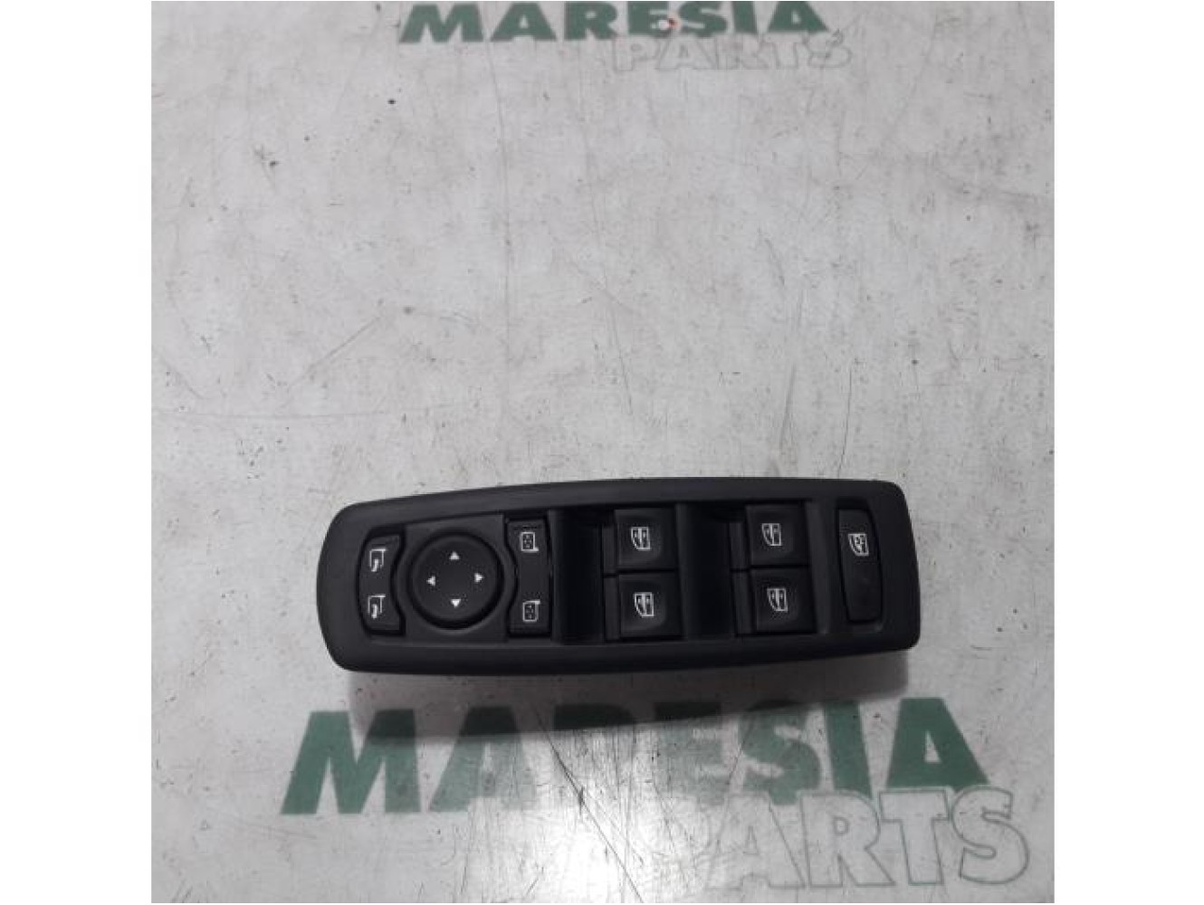 Renault - Megane - Multi-functional window switch