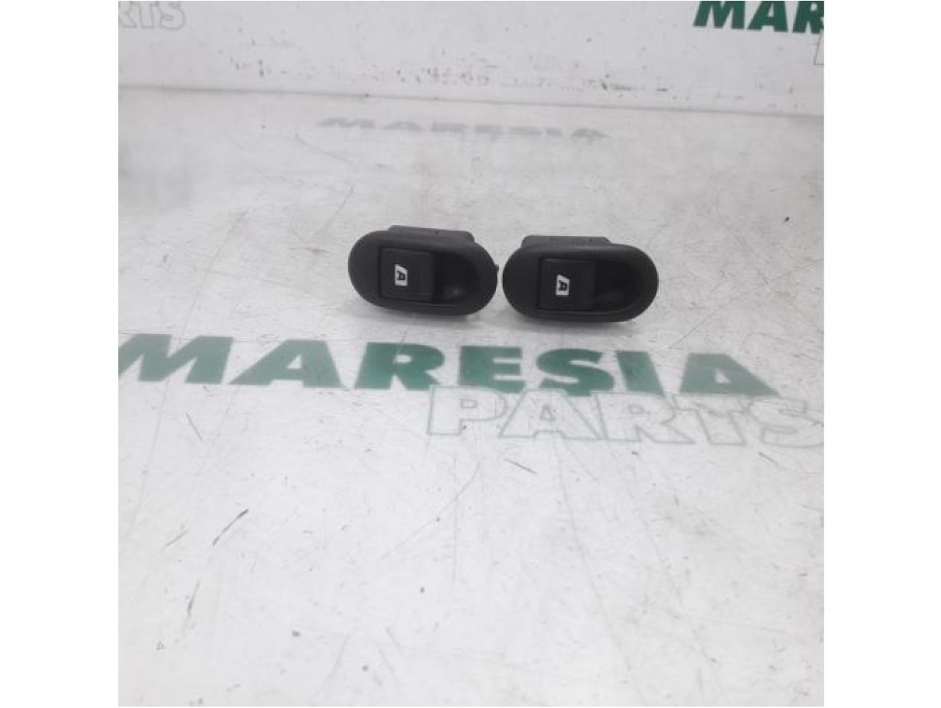 Citroen - Pluriel - Multi-functional window switch