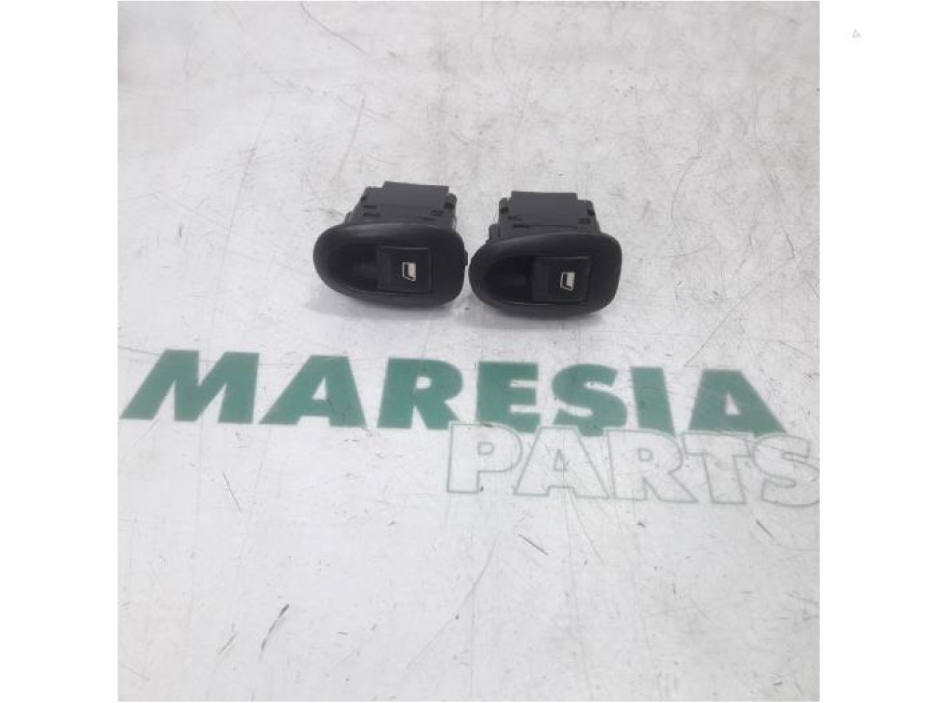 Citroen - Pluriel - Multi-functional window switch
