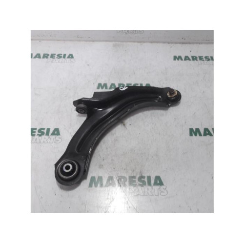 Renault - Clio - Front lower wishbone, right