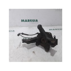 Renault - Clio - Knuckle, front right