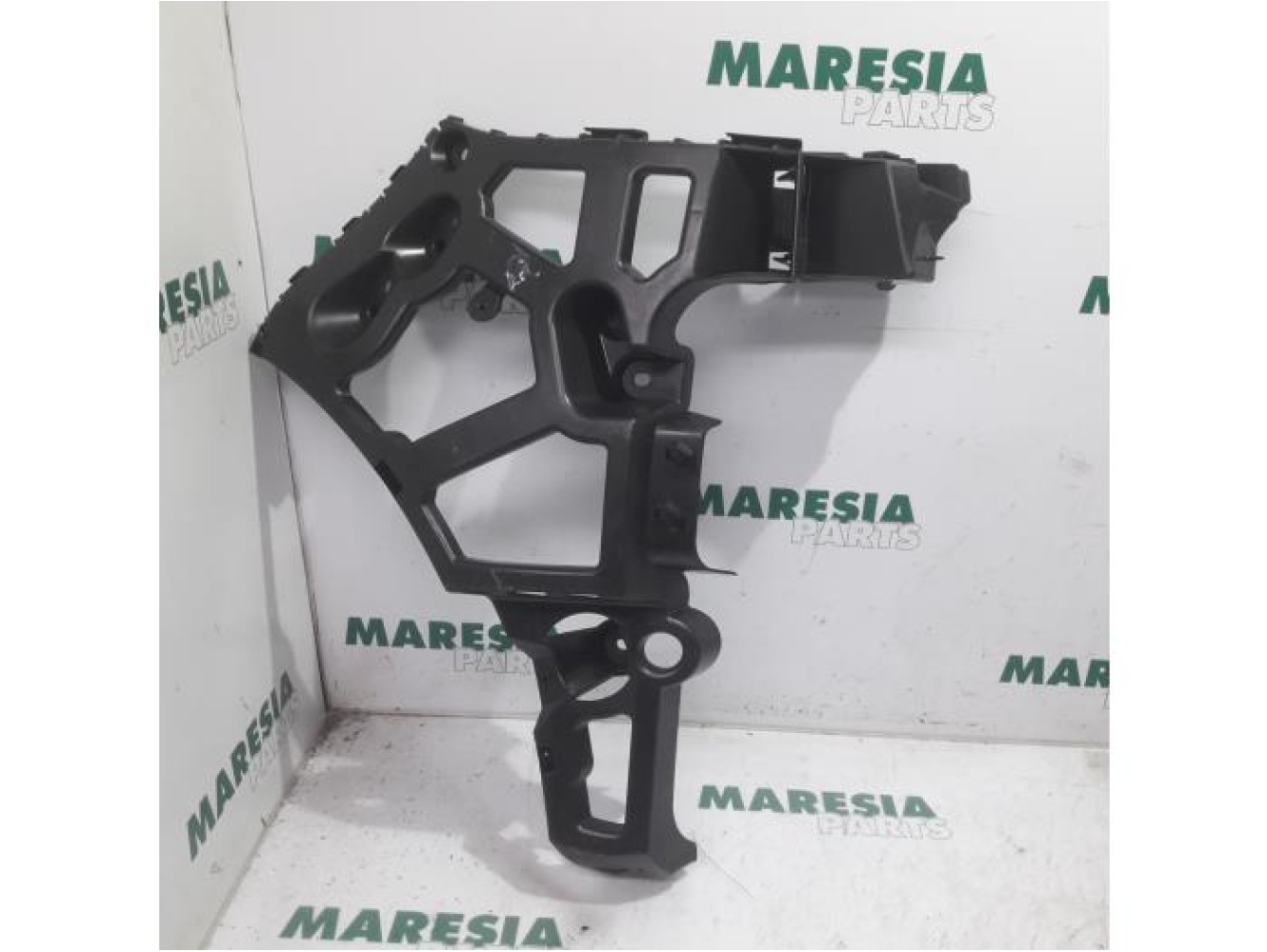Renault - Megane - Rear bumper frame