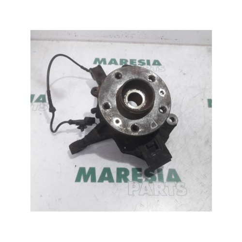Renault - Megane - Knuckle, front right