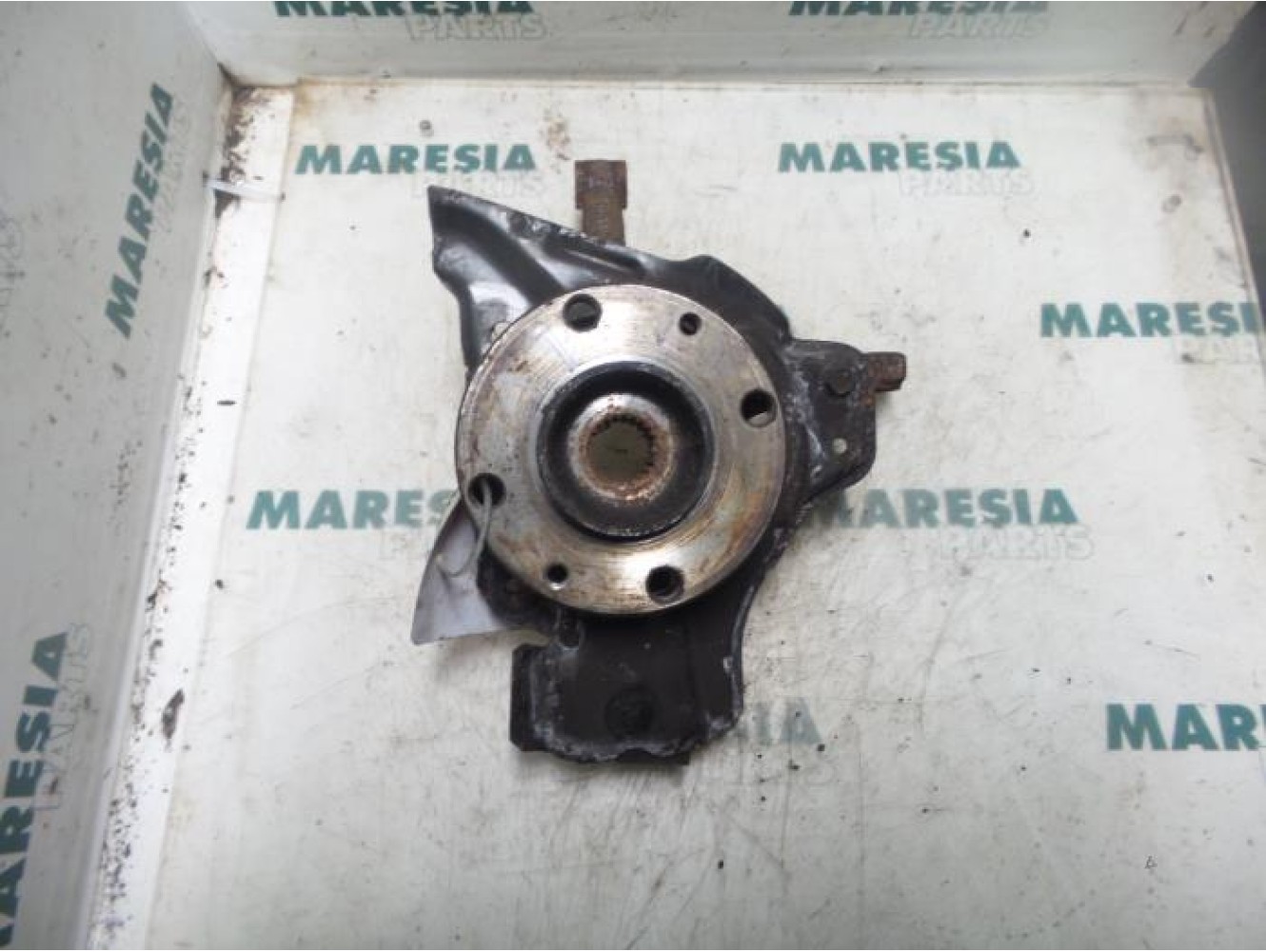 Fiat - Punto - Fusee links-voor