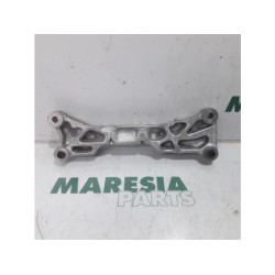 Peugeot - 207 - Engine mount