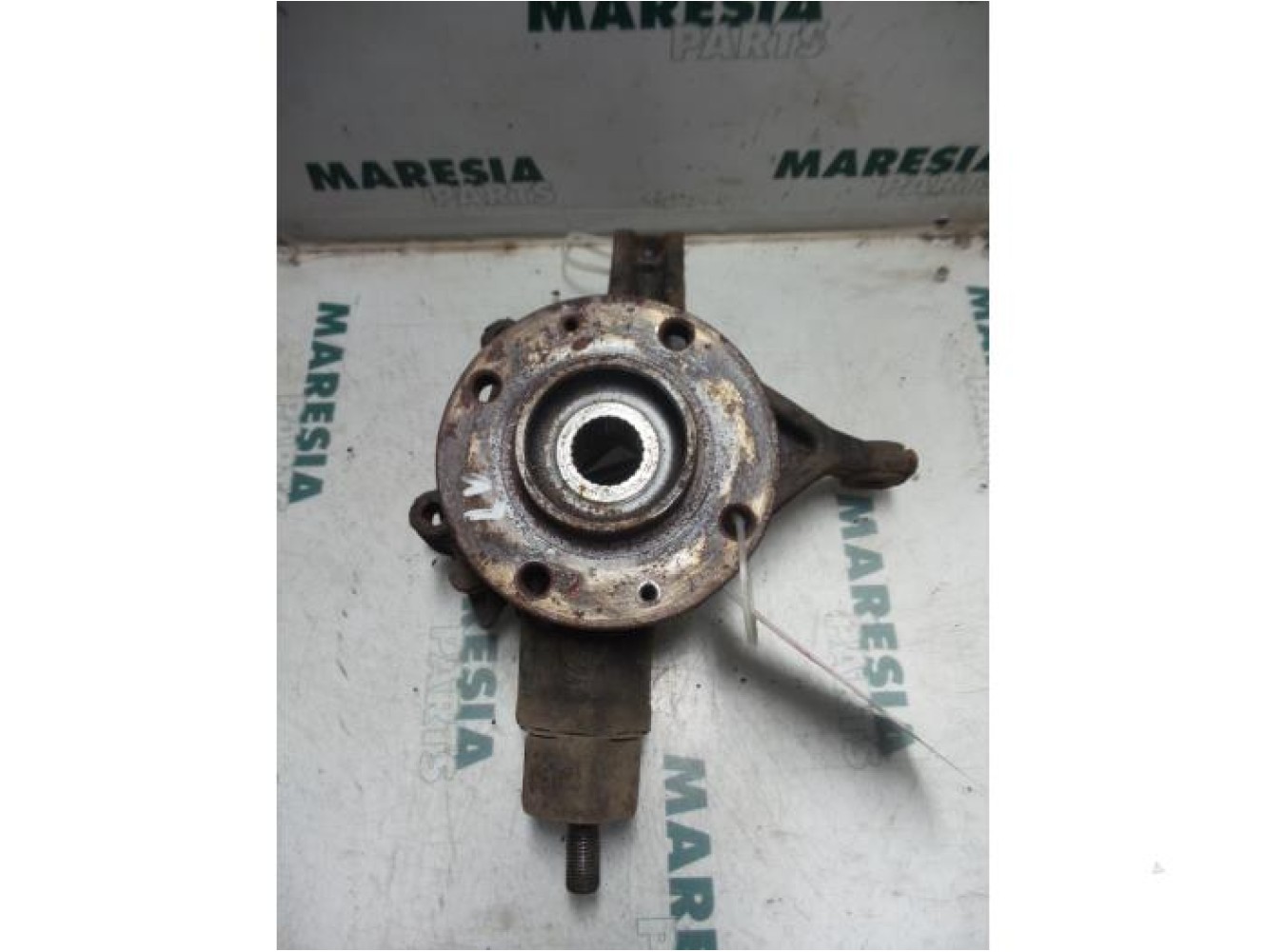 Peugeot - 307 - Fusee links-voor