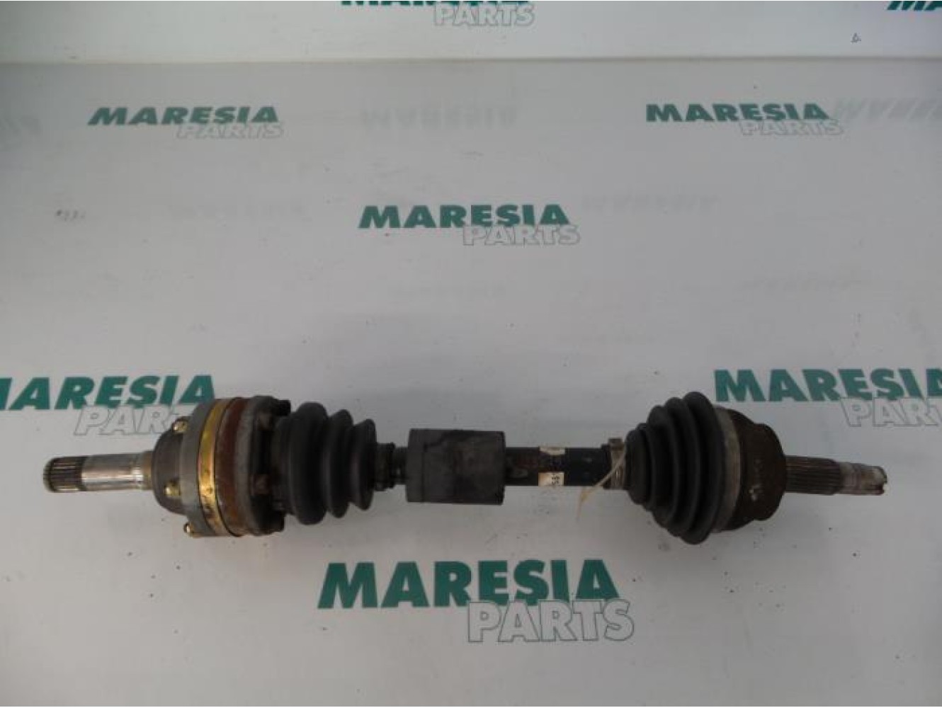 Alfa Romeo - 147 - Antriebswelle links vorne