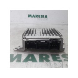 Renault - Megane - Radio versterker