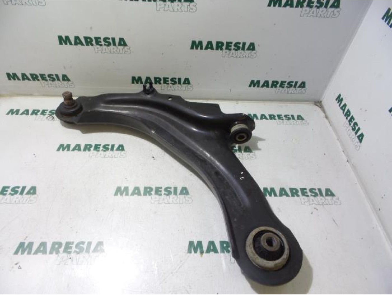 Renault - Megane Scenic - Front lower wishbone, left