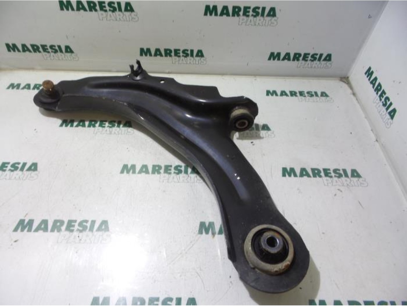 Renault - Megane Scenic - Front lower wishbone, left