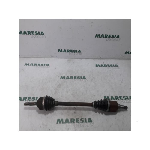 Peugeot - 207 - Aandrijfas links-voor