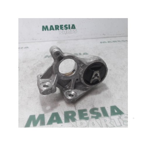 Peugeot - 3008 - Engine mount