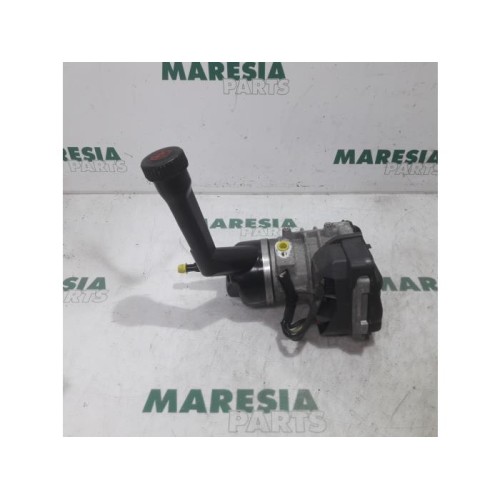 Citroen - C4 Picasso - Power steering pump