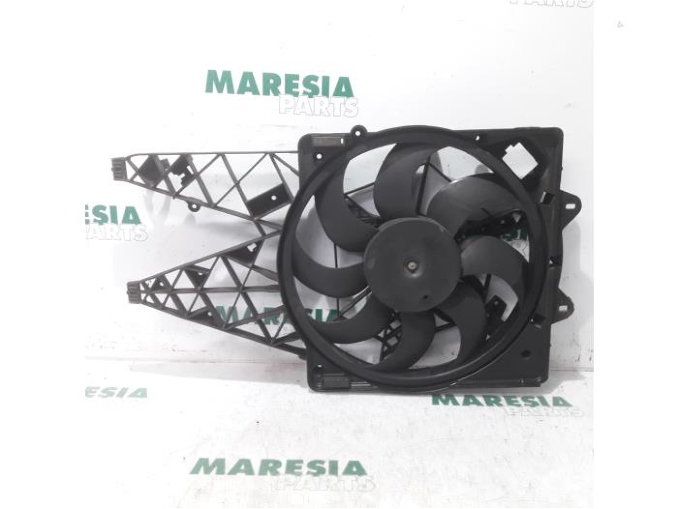 Fiat - Doblo - Fan motor