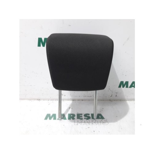 Fiat - Punto - Headrest