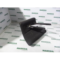 Peugeot - 207 - Headrest