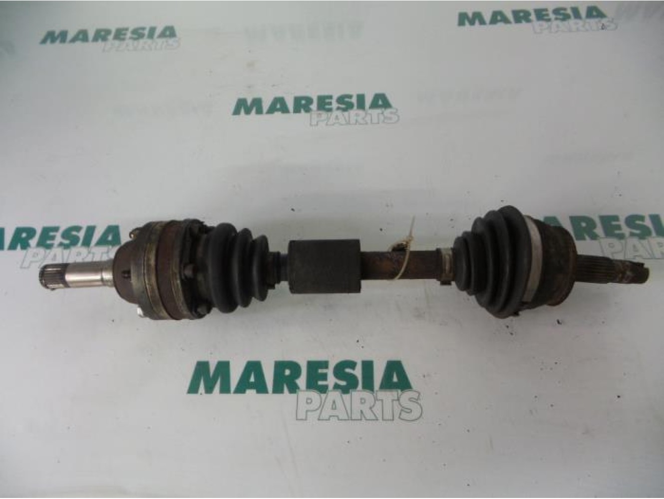 Alfa Romeo - 156 - Aandrijfas links-voor