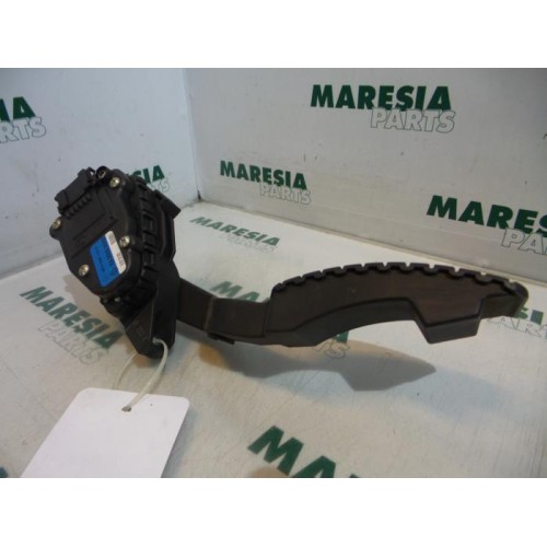 Renault - Laguna - Throttle pedal position sensor