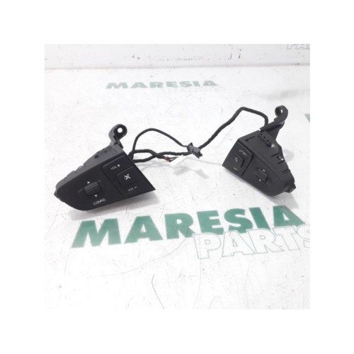 Peugeot - 508 - Steering wheel mounted radio control
