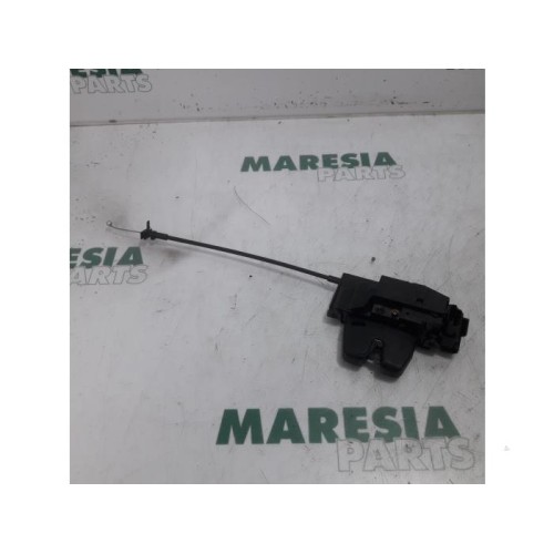 Peugeot - 508 - Tailgate lock mechanism