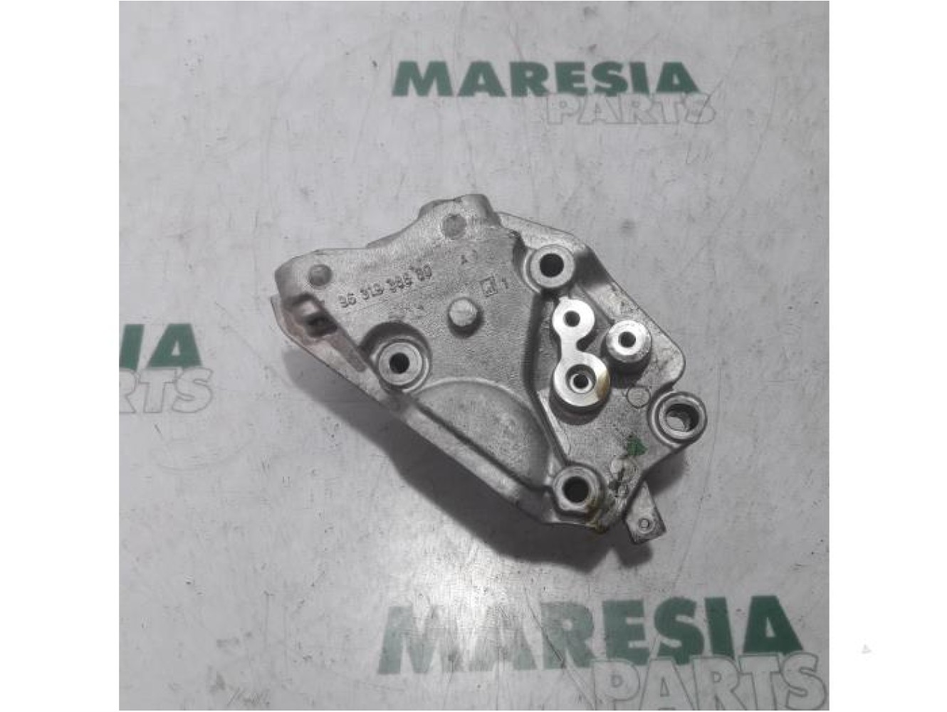 Peugeot - 607 - Engine mount