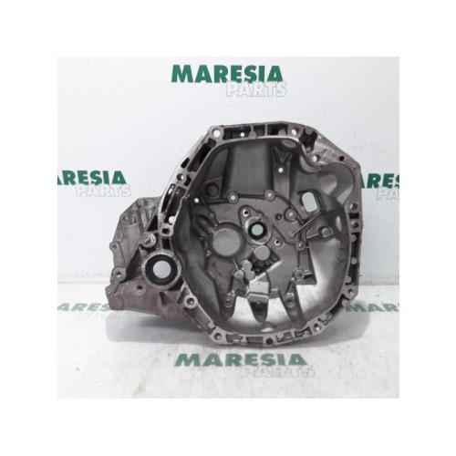 Renault - Clio - Gearbox casing