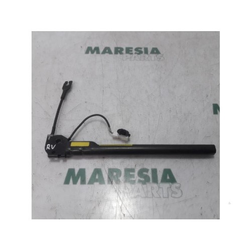 Renault - Modus - Seatbelt tensioner, right