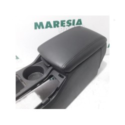 Peugeot - RCZ - Armrest
