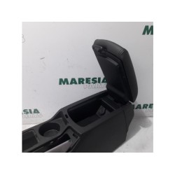 Peugeot - RCZ - Armrest