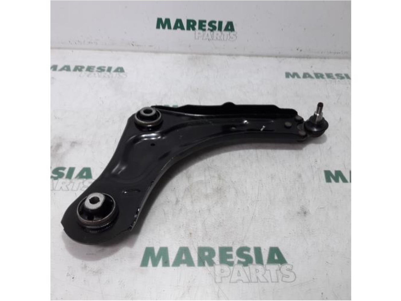 Renault - Megane Scenic - Front lower wishbone, right
