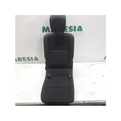 Renault - Megane Scenic - Rear seat