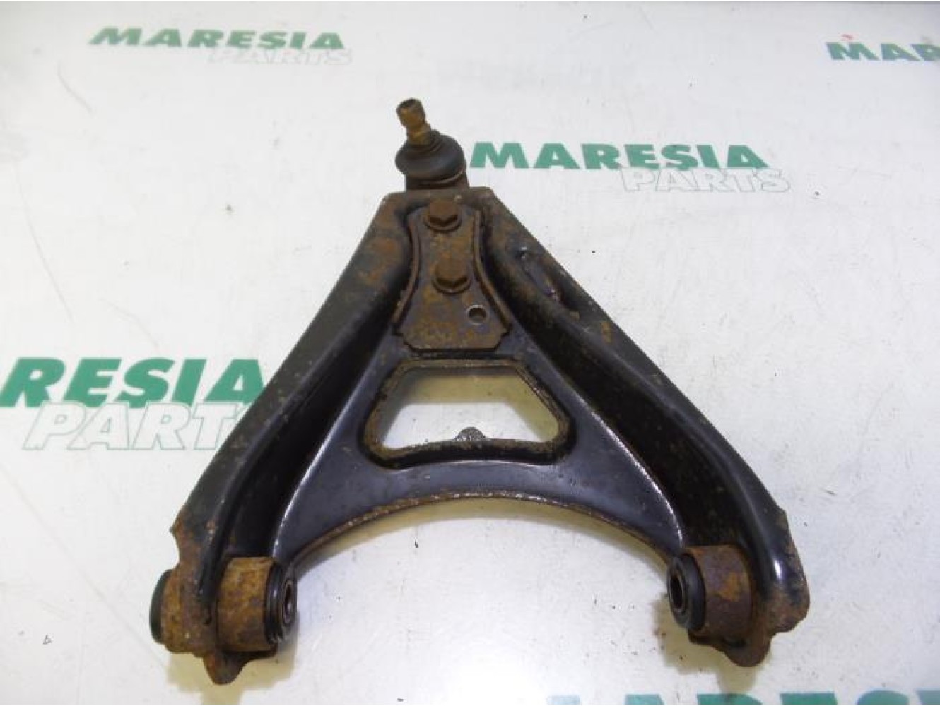 Renault - Express - Front lower wishbone, right