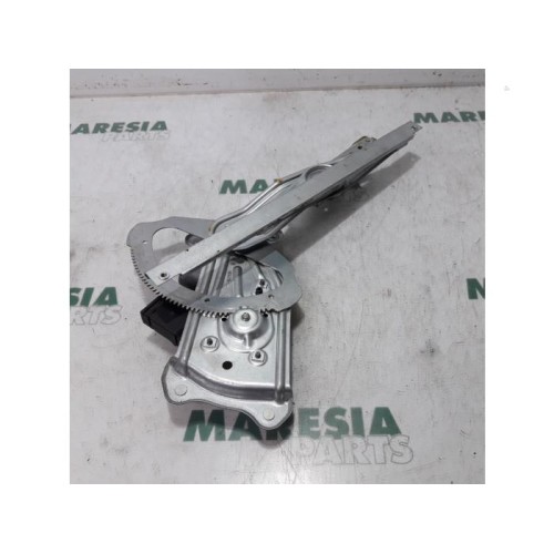 Renault - Megane Scenic - Rear door window mechanism 4-door, right