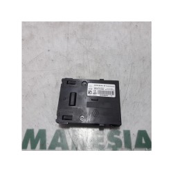 Renault - Megane Scenic - Kaartlezer (slot)