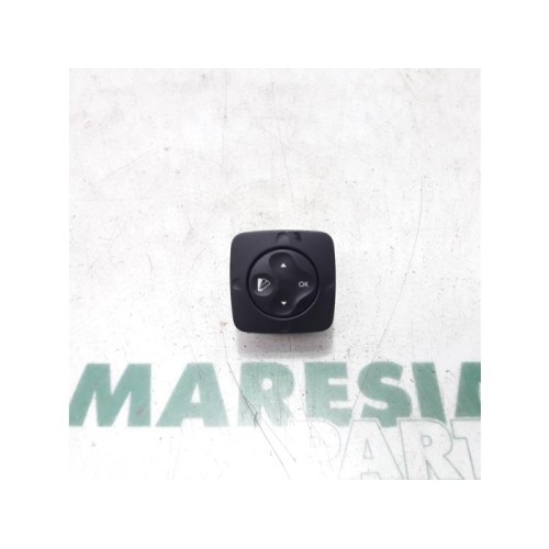 Renault - Megane Scenic - Switch