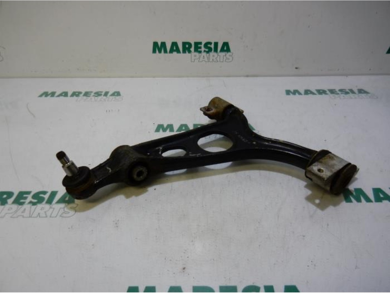 Alfa Romeo - 156 - Querlenker unten rechts vorne