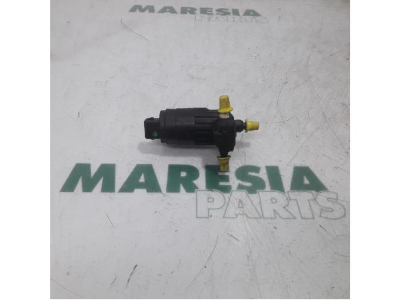 Lancia - Delta - Windscreen washer pump