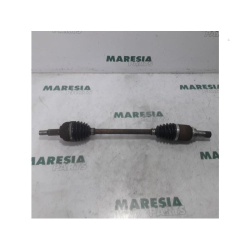 Renault - Clio - Front drive shaft, left