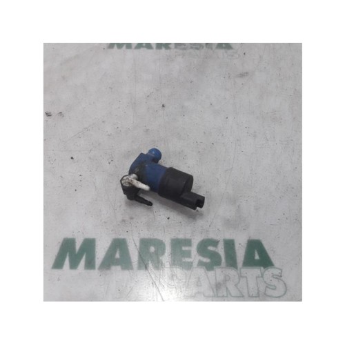Renault - Clio - Windscreen washer pump