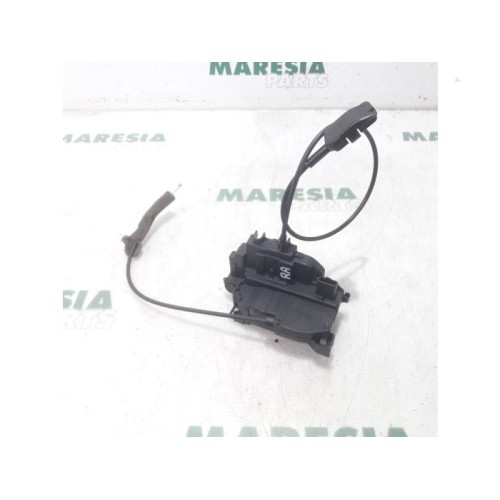 Renault - Clio - Rear door mechanism 4-door, right