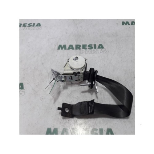 Renault - Clio - Rear seatbelt, right